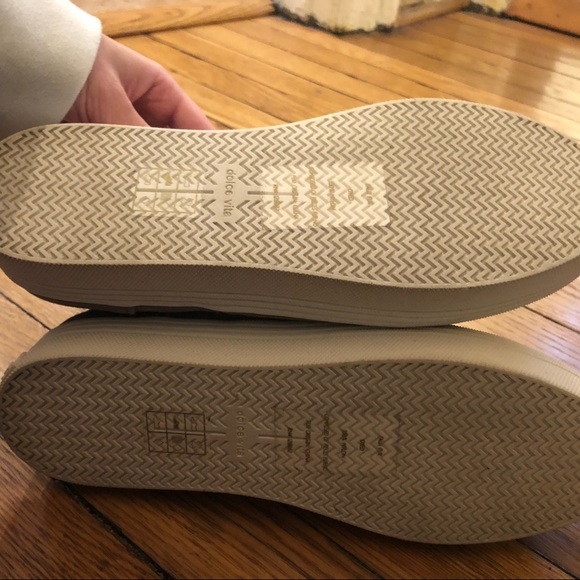 New Dolce Vita Warm Sneakers - Picture 7 of 7